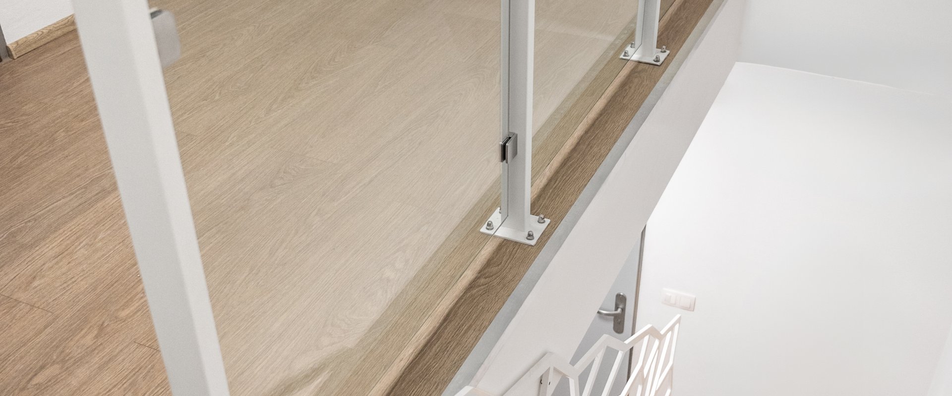 SKLENĚNÁ VÝPLŇ BEZ MADLA (3/5)