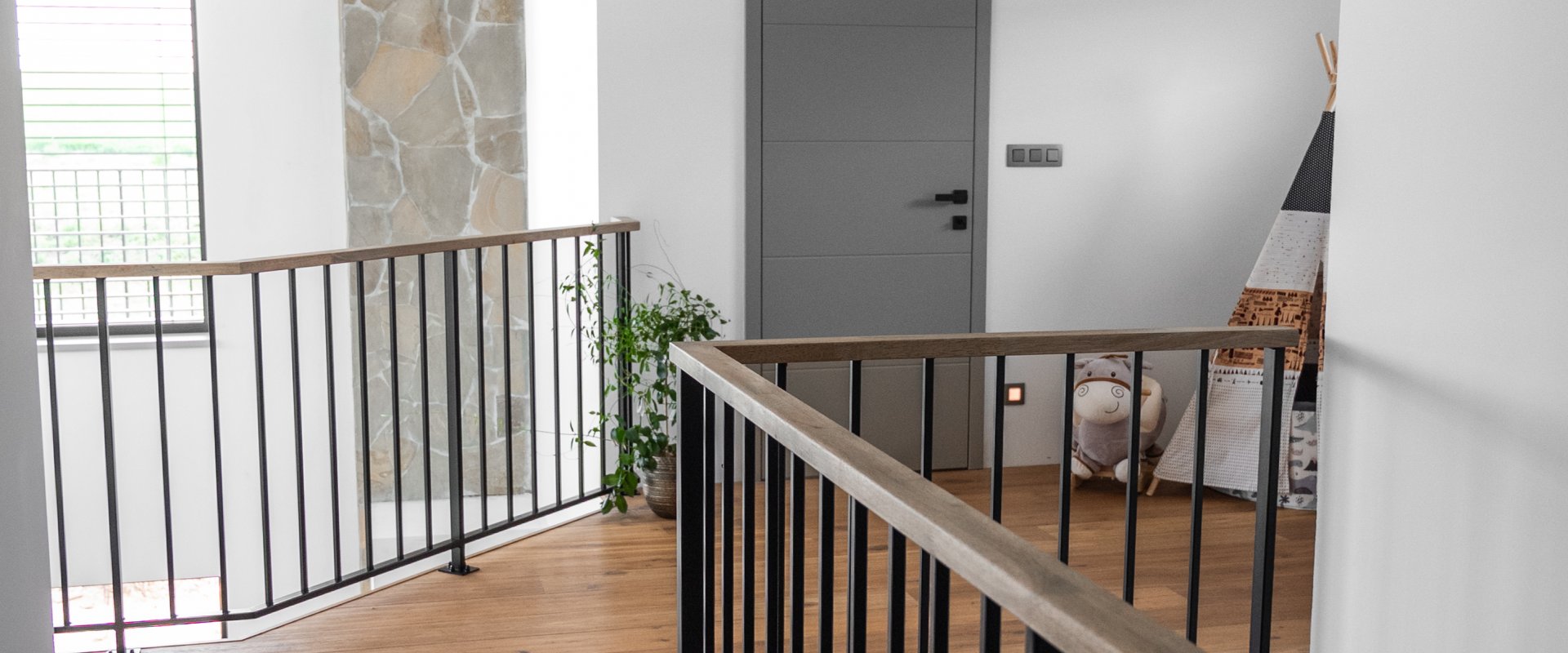 SVISLÉ BAREVNĚ (2/14)