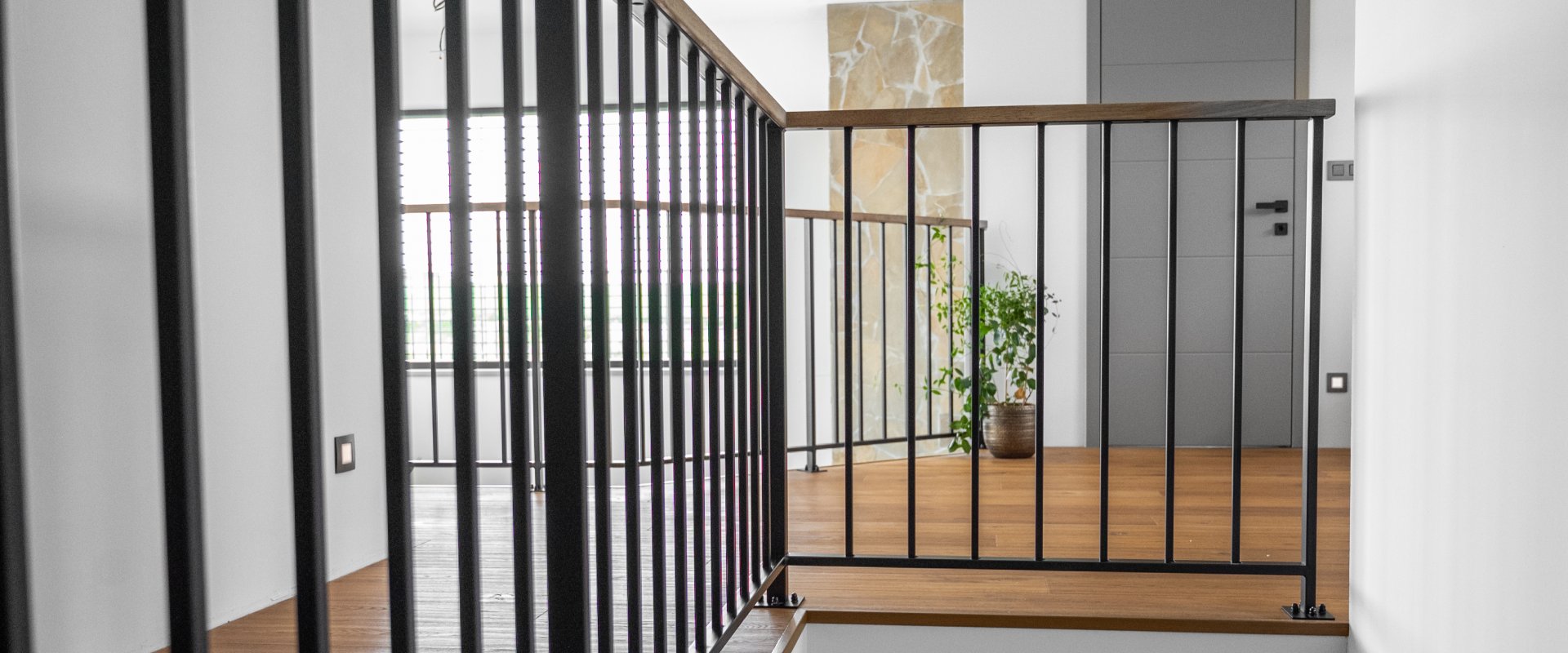 SVISLÉ BAREVNĚ (13/14)