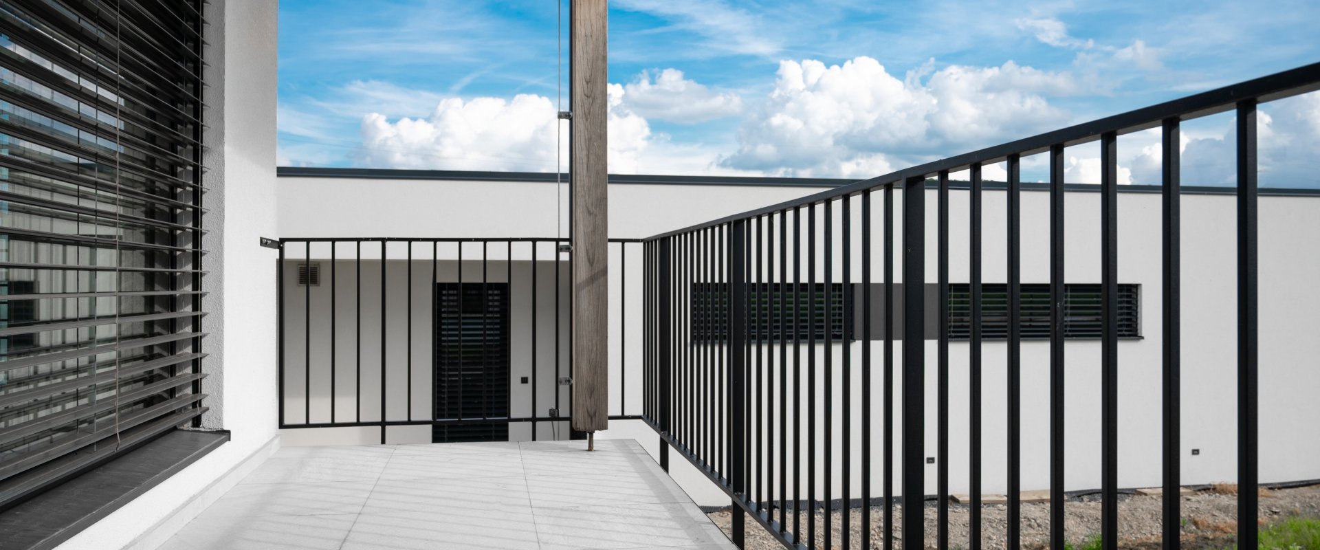 SVISLÉ BAREVNĚ (1/9)