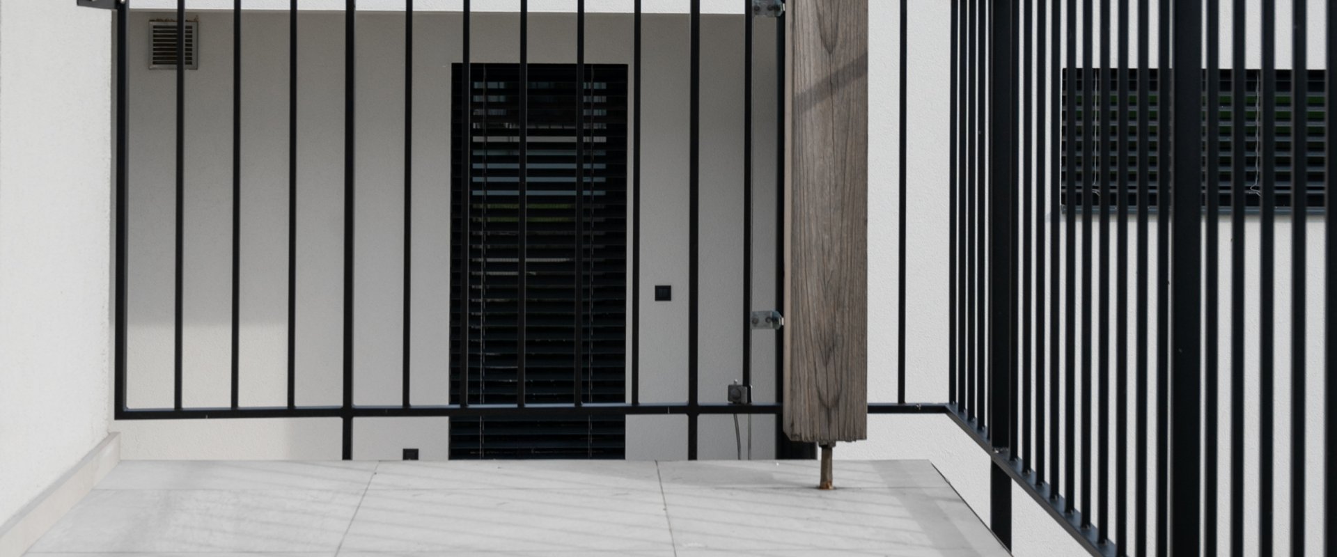 SVISLÉ BAREVNĚ (8/9)