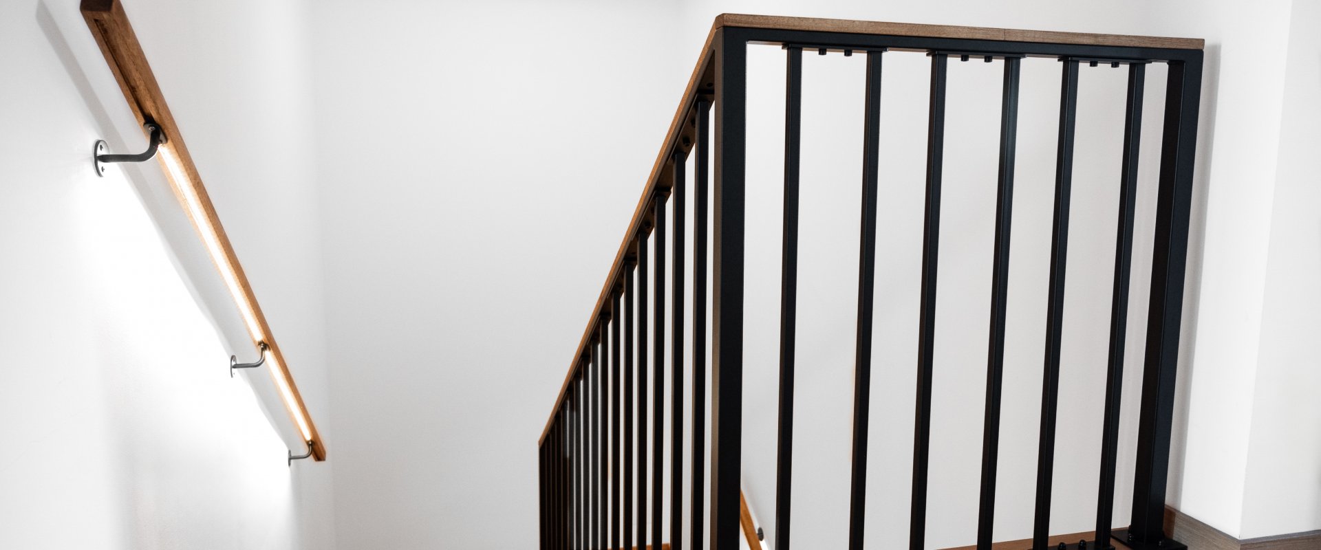 SVISLÉ BAREVNĚ (2/15)