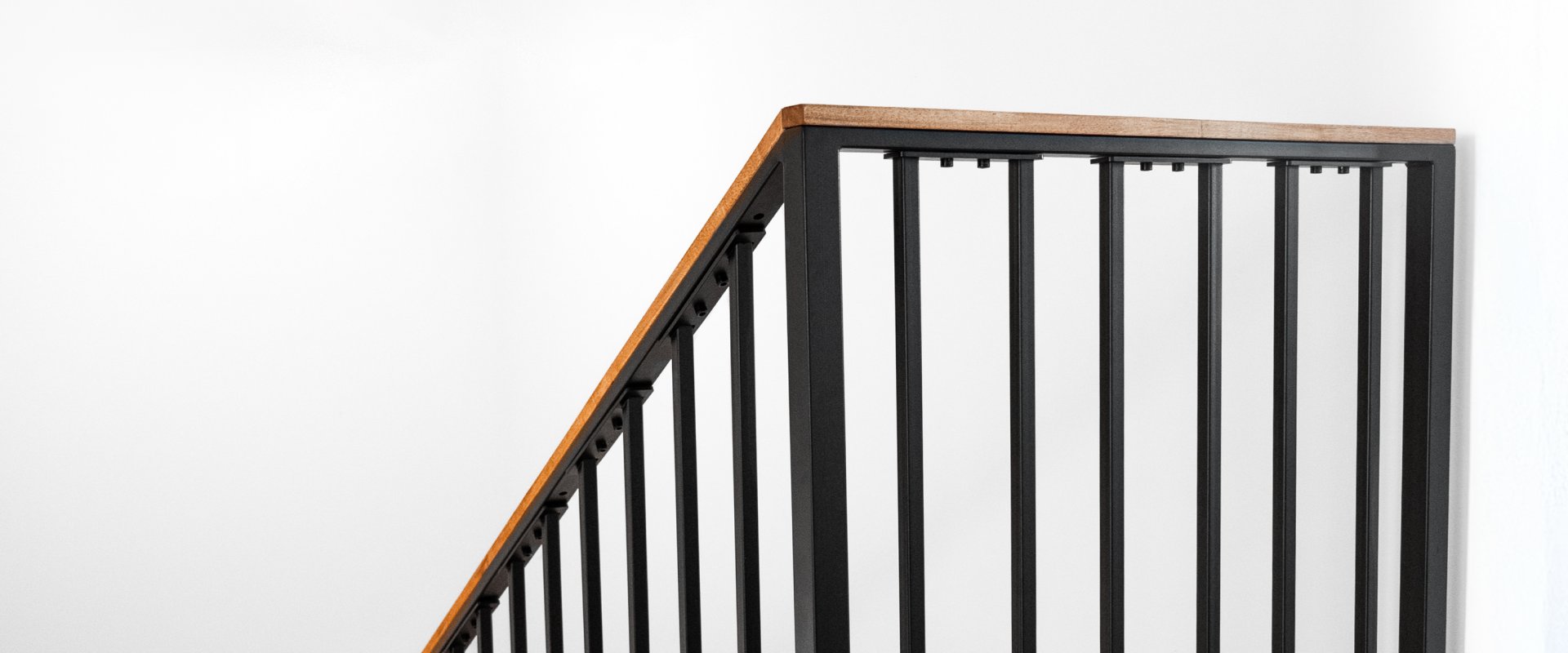 SVISLÉ BAREVNĚ (10/15)