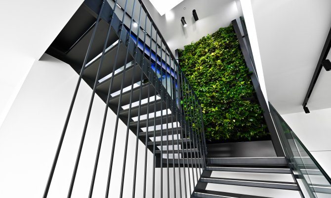 CELOSKLENĚNÉ + SVISLÉ OD STROPU DOLŮ (5/6)