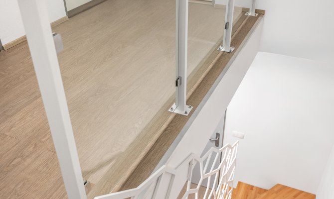 SKLENĚNÁ VÝPLŇ BEZ MADLA (3/5)