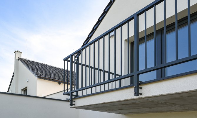 SVISLÉ BAREVNÉ (4/5)