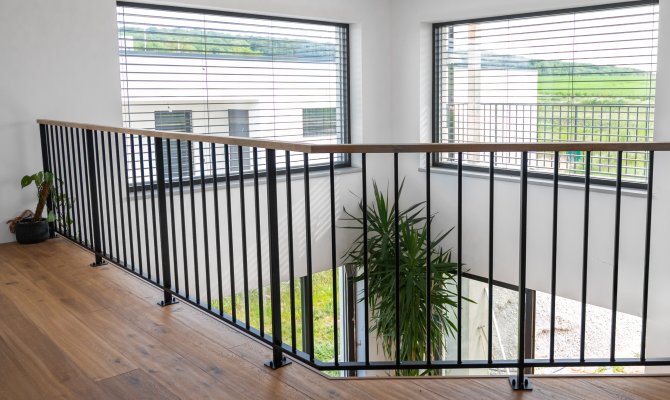 SVISLÉ BAREVNĚ (4/14)