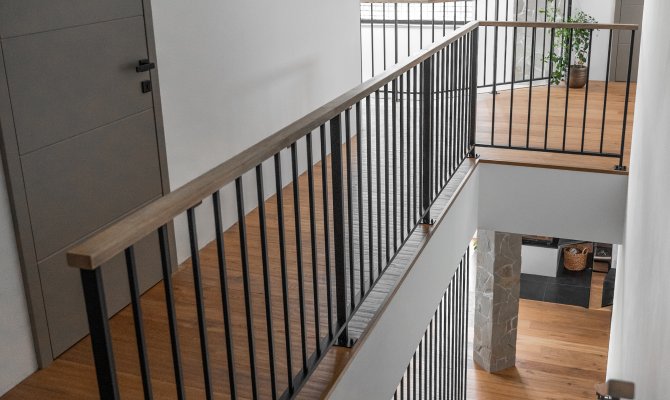 SVISLÉ BAREVNĚ (10/14)