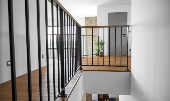 SVISLÉ BAREVNĚ (12/14)