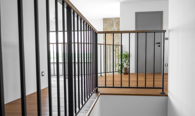 SVISLÉ BAREVNĚ (13/14)