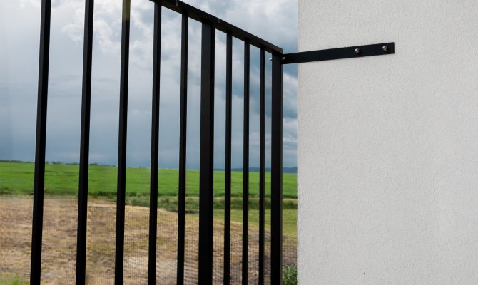 SVISLÉ BAREVNĚ (2/9)