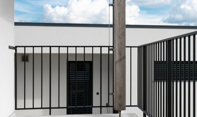 SVISLÉ BAREVNĚ (3/9)