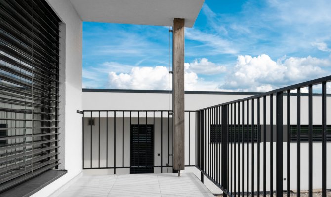 SVISLÉ BAREVNĚ (4/9)