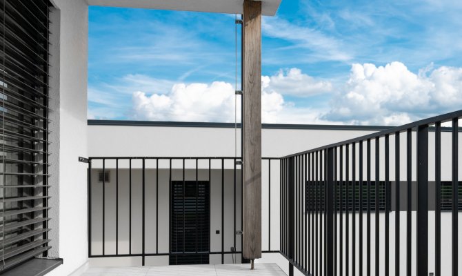 SVISLÉ BAREVNĚ (5/9)