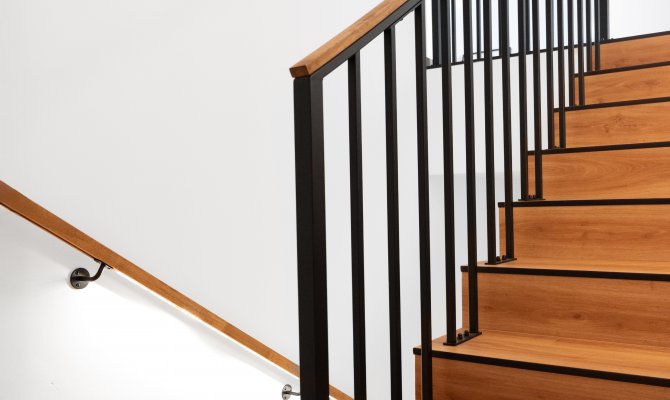 SVISLÉ BAREVNĚ (8/15)